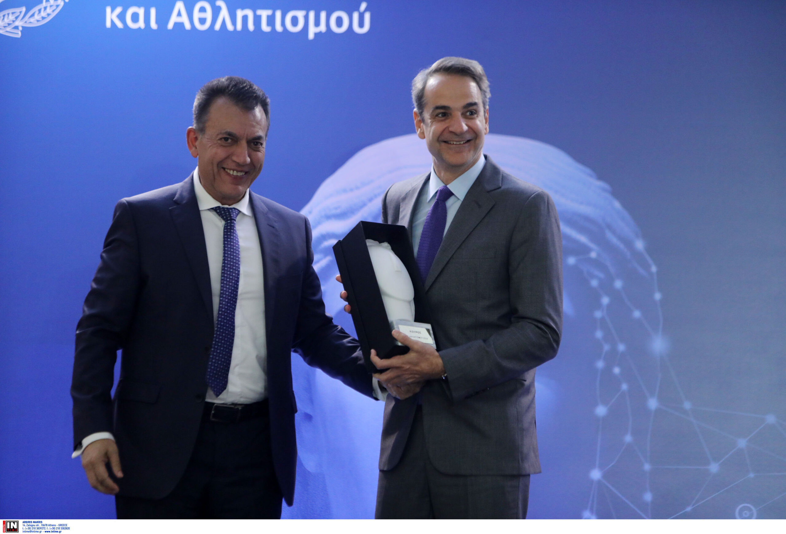 Η έκδοση επετειακών νομισμάτων για τα 20 χρόνια από τη διοργάνωση του «Αθήνα 2004» και την κατάκτηση του Euro από την Εθνική Ομάδα Ποδοσφαίρου, ανακοινώθηκε στην κοπή της πίτας του Αθλητισμού, παρουσία του Πρωθυπουργού