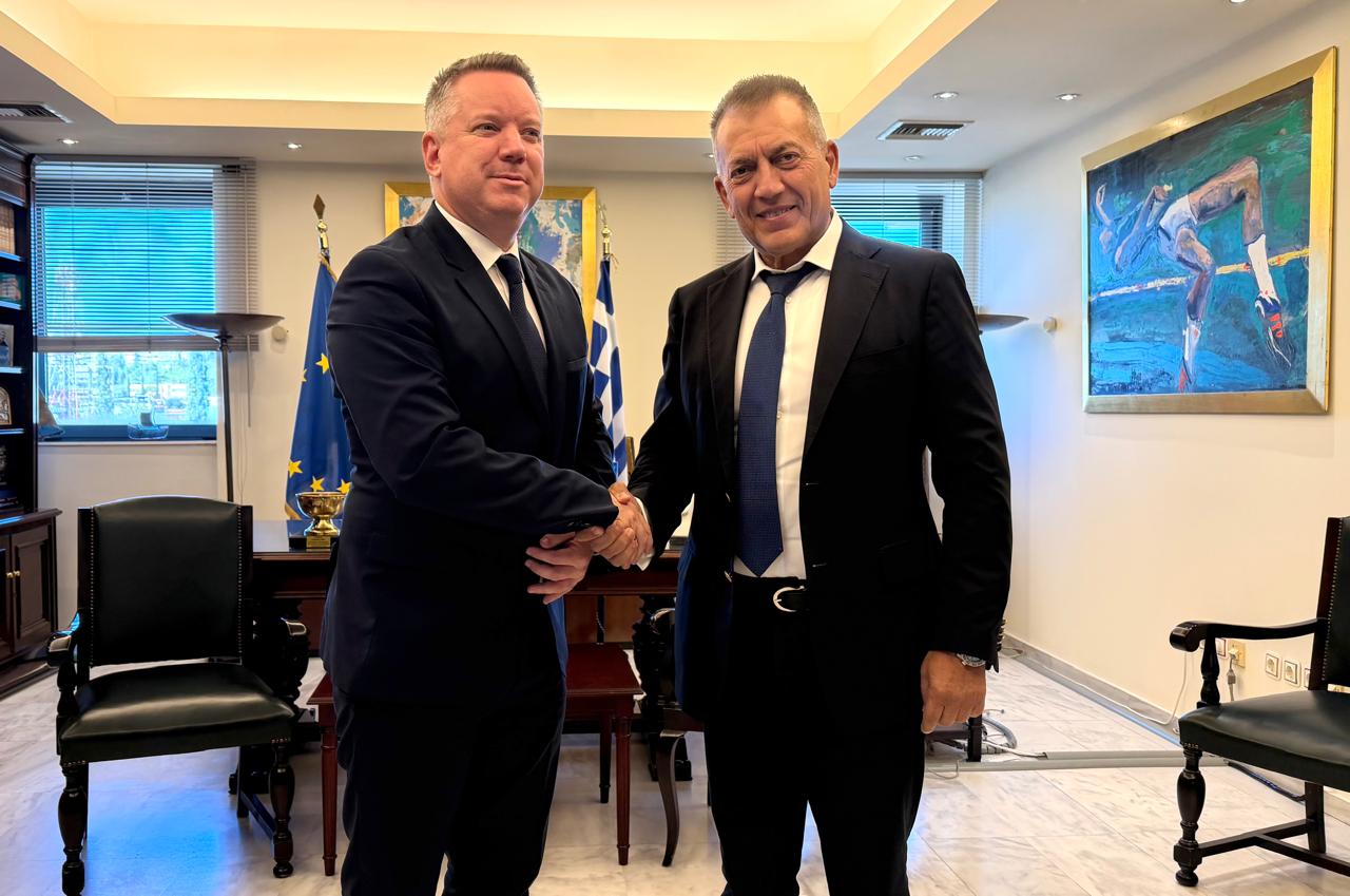 Συνάντηση του Γιάννη Βρούτση με τον Ούγγρο Υπουργό Εσωτερικών (και Αθλητισμού)